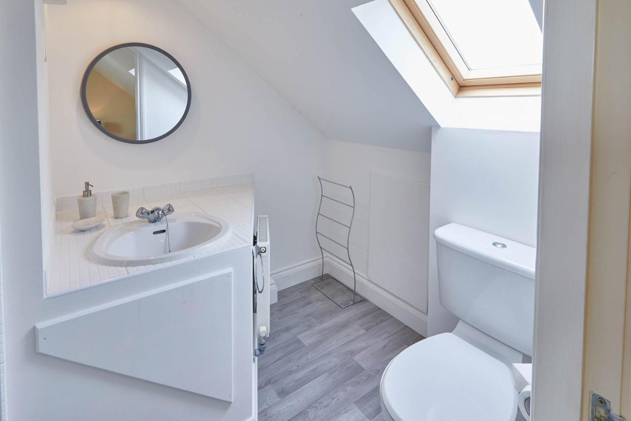 Host & Stay - The Railway Retreat Whitby Exterior photo